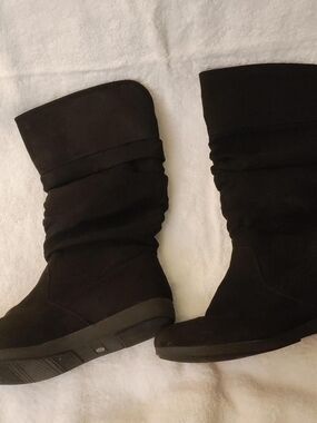 Vepose Black Slouch Mid-Calf Heeled Boots